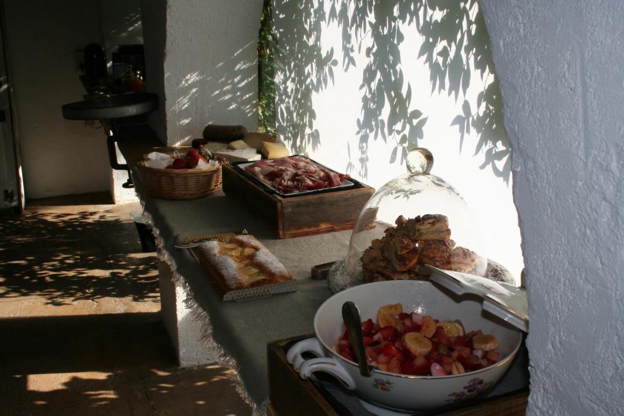 Le Rondini Bed and Breakfast Montrás Eksteriør billede