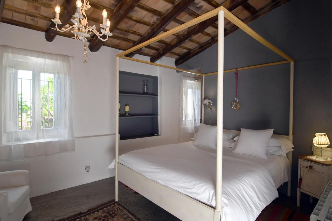Le Rondini Bed and Breakfast Montrás Eksteriør billede