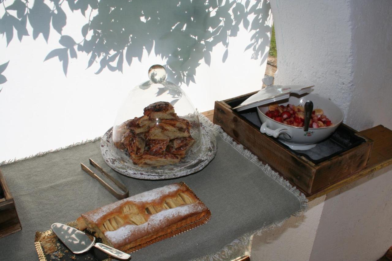 Le Rondini Bed and Breakfast Montrás Eksteriør billede