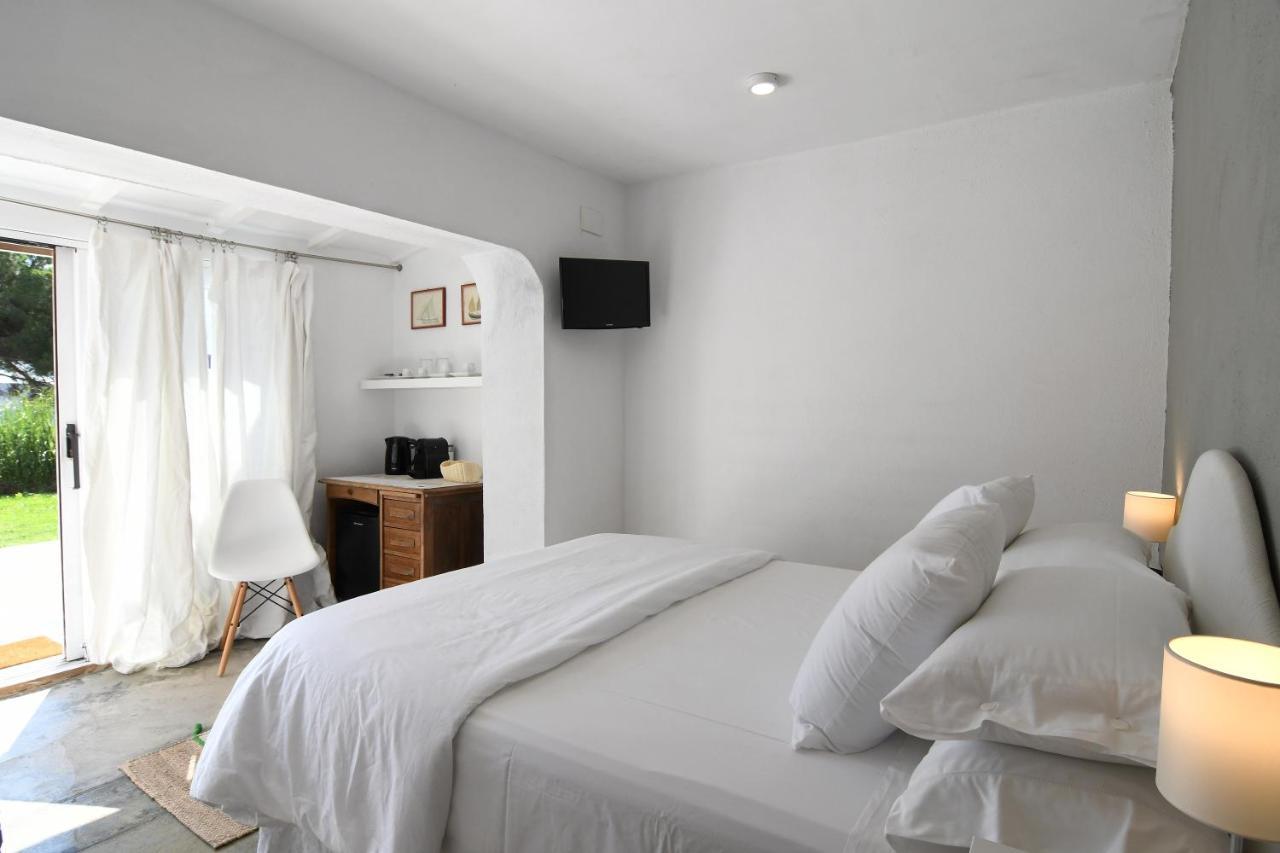 Le Rondini Bed and Breakfast Montrás Eksteriør billede
