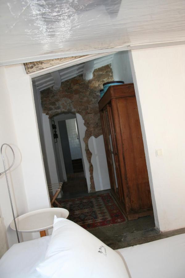 Le Rondini Bed and Breakfast Montrás Eksteriør billede
